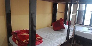 Goroomgo Varanasi Paradise Varanasi