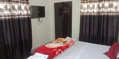 Goroomgo Varanasi Paradise Varanasi