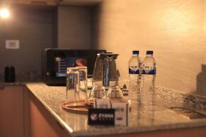 Eyana Hotel