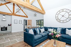 Woodvale Retreat - Sleeps 20