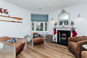 Woodvale Retreat - Sleeps 20