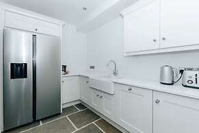 Woodvale Retreat - Sleeps 20