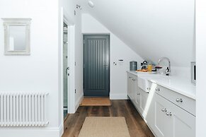 Woodvale Retreat - Sleeps 20