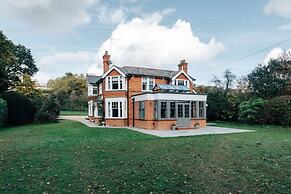 Woodvale Retreat - Sleeps 20