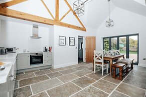 Woodvale Retreat - Sleeps 20