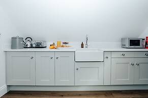 Woodvale Retreat - Sleeps 20