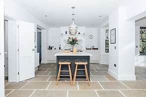 Woodvale Retreat - Sleeps 20