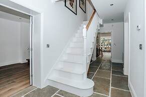 Woodvale Retreat - Sleeps 20