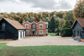 Woodvale Retreat - Sleeps 20