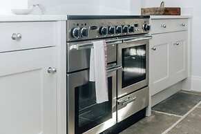 Woodvale Retreat - Sleeps 20