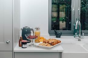 Woodvale Retreat - Sleeps 20