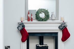 Woodvale Retreat - Sleeps 20