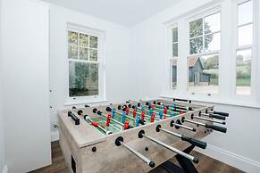 Woodvale Retreat - Sleeps 20