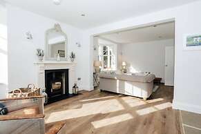 Woodvale Retreat - Sleeps 20