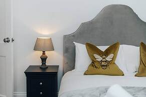 Woodvale Retreat - Sleeps 20