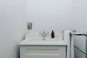 Woodvale Retreat - Sleeps 20