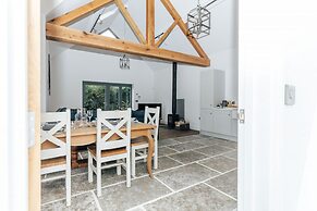 Woodvale Retreat - Sleeps 20