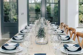 Woodvale Retreat - Sleeps 20