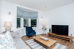 Woodvale Retreat - Sleeps 20