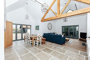 Woodvale Retreat - Sleeps 20