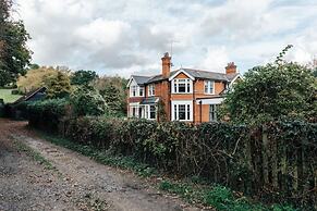 Woodvale Retreat - Sleeps 20