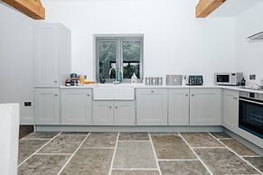 Woodvale Retreat - Sleeps 20