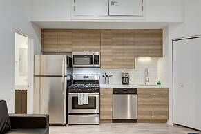 Enjoy A Romantic Chicago Getaway - This Windy City Studio Is Perfect F