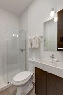 Enjoy A Romantic Chicago Getaway - This Windy City Studio Is Perfect F