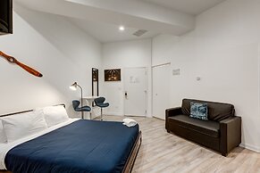 Enjoy A Romantic Chicago Getaway - This Windy City Studio Is Perfect F