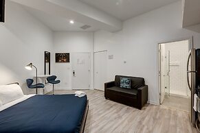 Enjoy A Romantic Chicago Getaway - This Windy City Studio Is Perfect F