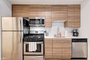 Full Kitchen And A Spa Bath - You Seriously Need To See This Studio! -