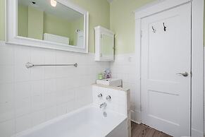 Beautiful 6BR Apt Near Olympic Stadium