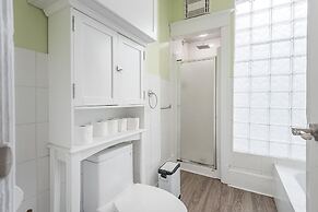 Beautiful 6BR Apt Near Olympic Stadium