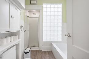 Beautiful 6BR Apt Near Olympic Stadium