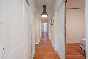 Beautiful 6BR Apt Near Olympic Stadium