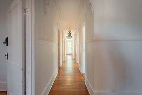 Beautiful 6BR Apt Near Olympic Stadium