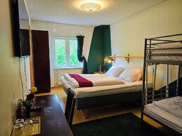 Nature Shelter Hotel