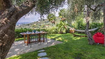 Luxury Apartment in Modern Villa Unit 1