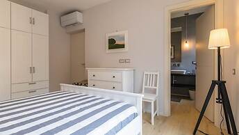 Luxury Apartment in Modern Villa Unit 1