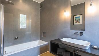 Luxury Apartment in Modern Villa Unit 1