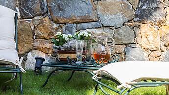 Luxury Apartment in Modern Villa Unit 1