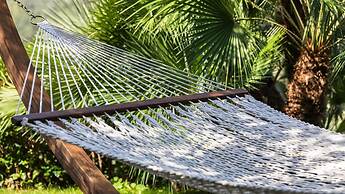 Luxury Apartment in Modern Villa Unit 1