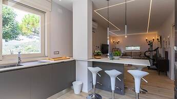 Luxury Apartment in Modern Villa Unit 1