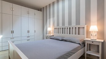 Luxury Apartment in Modern Villa Unit 1