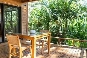 Blue Mist Hotel & Beach Club