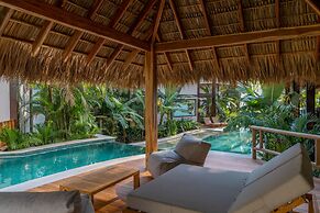 Blue Mist Hotel & Beach Club