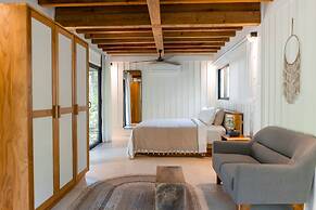 Blue Mist Hotel & Beach Club