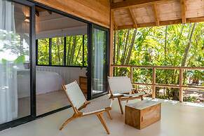 Blue Mist Hotel & Beach Club