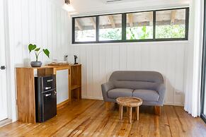 Blue Mist Hotel & Beach Club