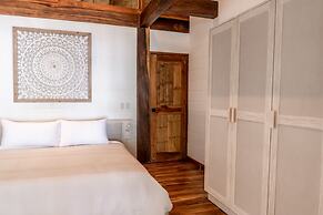 Blue Mist Hotel & Beach Club